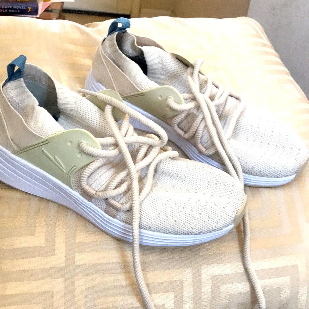 Champion tennis shoes